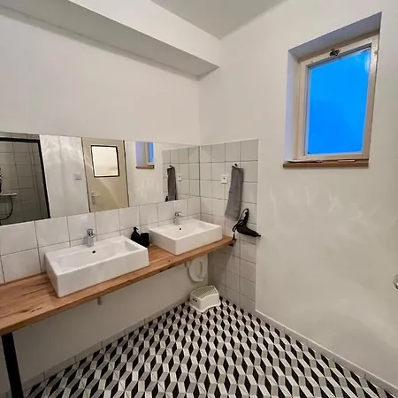 O Tom Nevim Apartman *